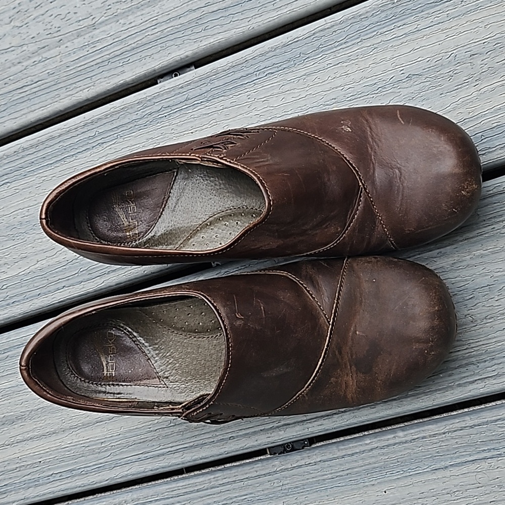 Dansko Stacie slip on clogs